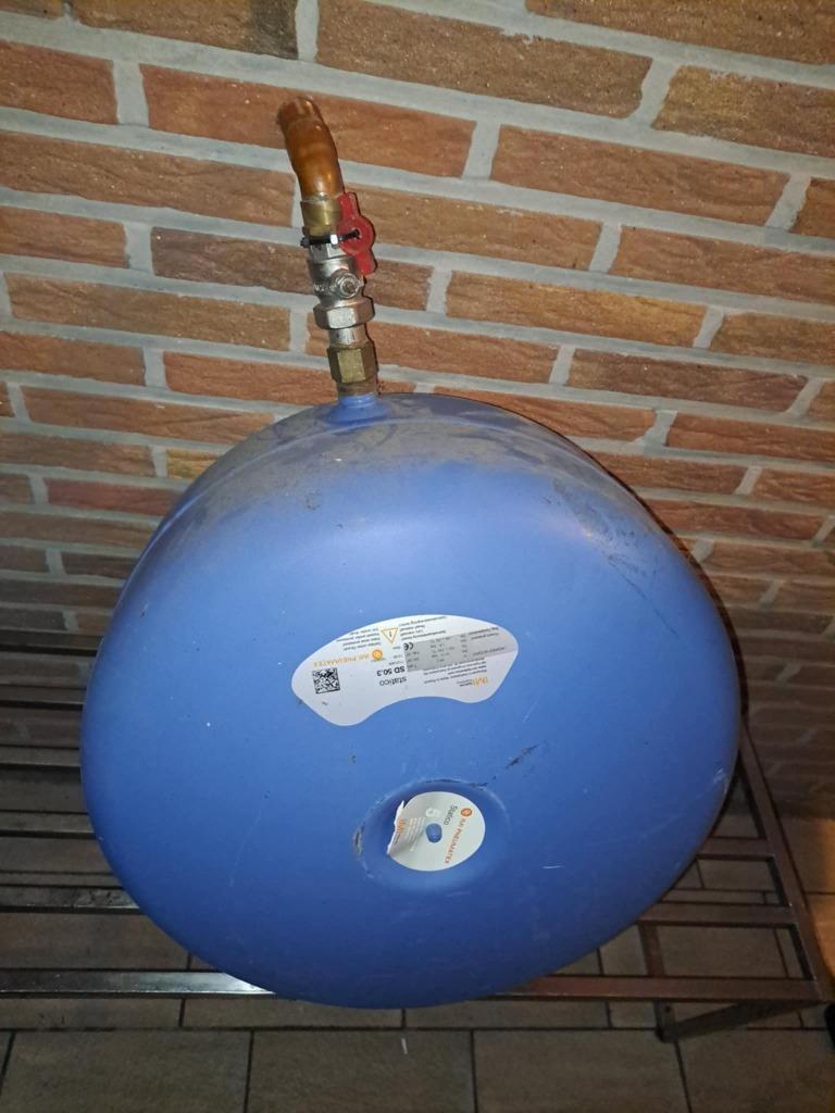 IMI Hydronic  SD/50.3, p0 = 1,5 bar, Membraandrukexpansievat, Ophalen, 20 tot 100 liter, Boiler, Minder dan 3 jaar oud