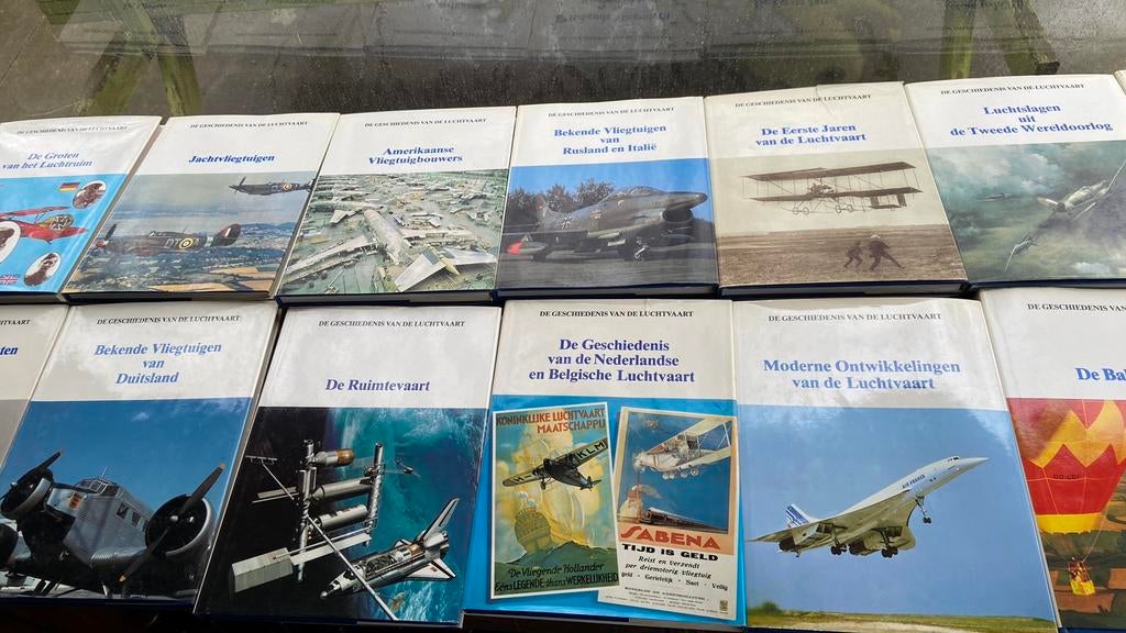 14 boeken De geschiedenis van de luchtvaart, Ophalen, Gebruikt
