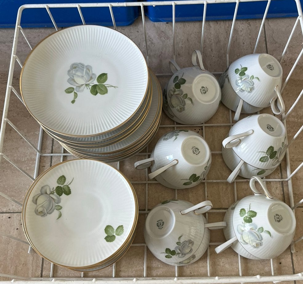Vaisselle pour café et dessert, Enlèvement