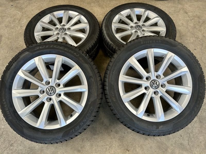 17 inch originele Helsinki velgen + winterbanden Volkswagen, Auto-onderdelen, Gebruikt, -, -, Banden en Velgen