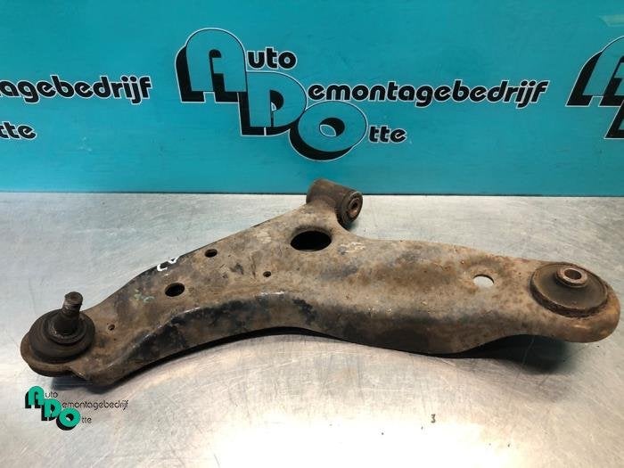 Bras de suspension avant gauche d'un Nissan Pixo (Pixo 09-), -, 3 mois de garantie, Utilisé, -