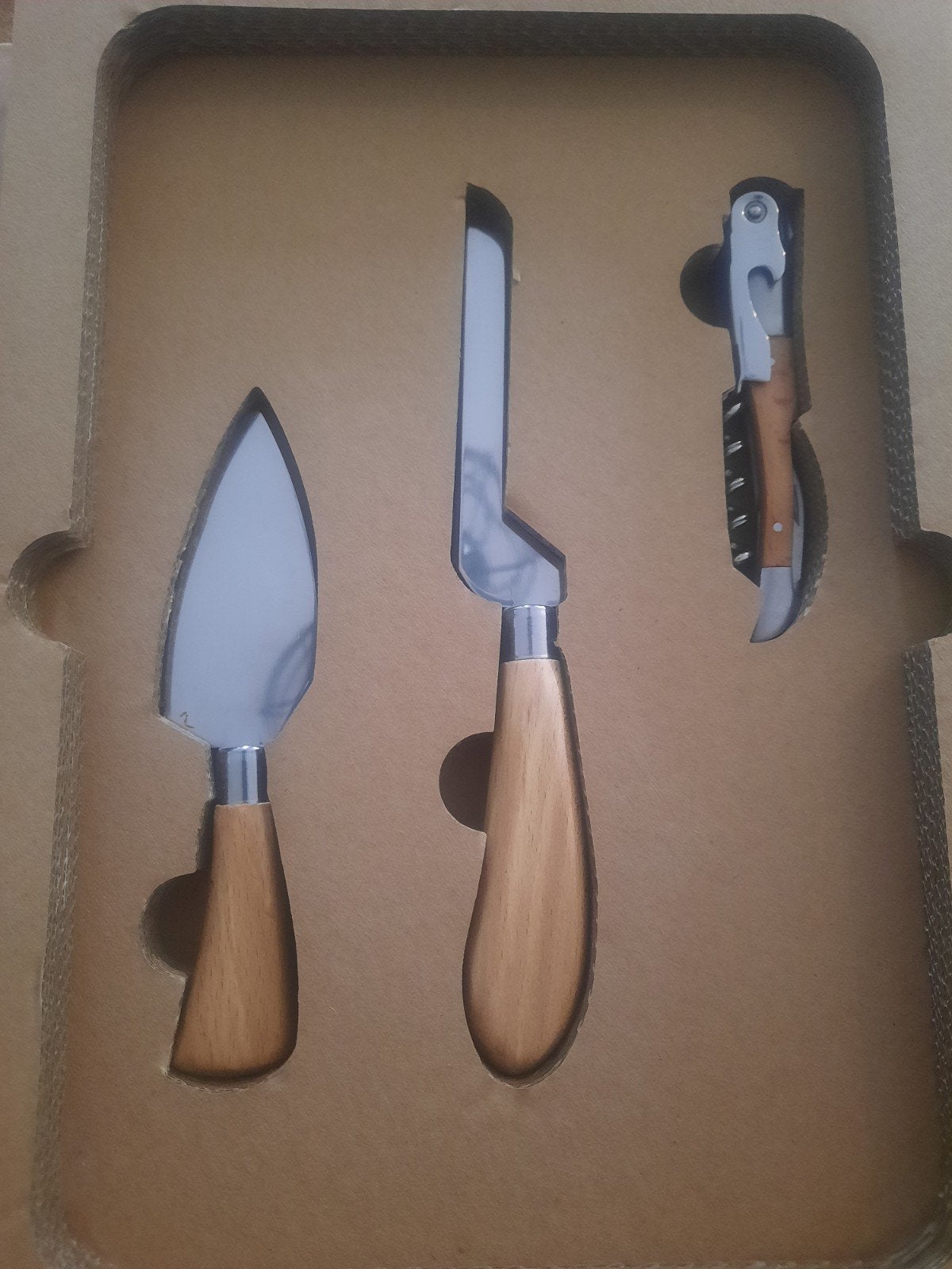 Nieuwe kaas en wijn set., Enlèvement