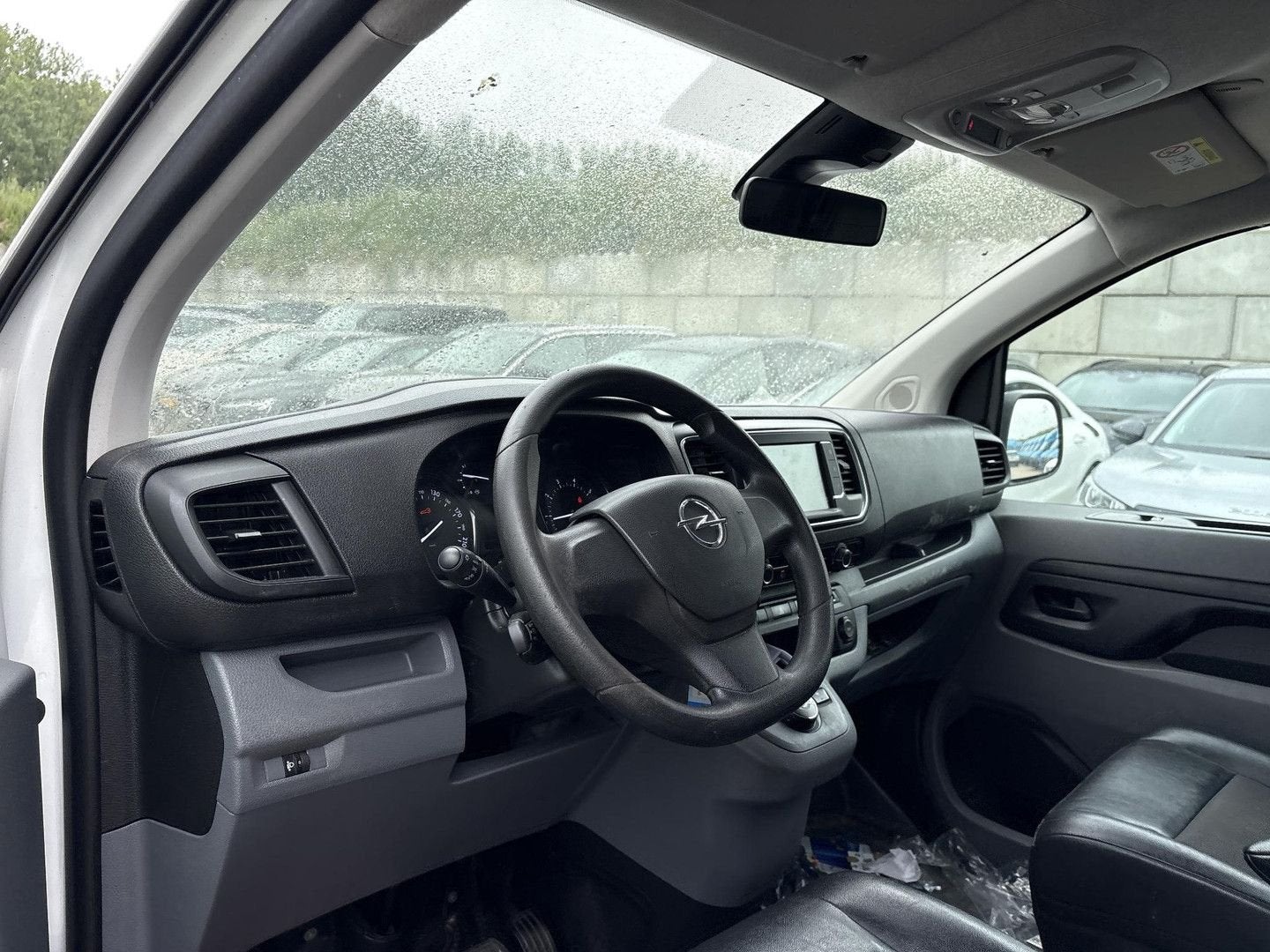 Opel Vivaro 2.0 CDTI L2H1 Innovation Automaat | € 5.950,- NE, Automaat, Wit, Bedrijf, Te koop