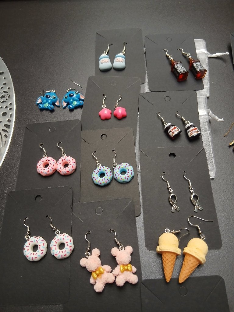 Boucle d oreilles  divers 1 eur la paire, Bijoux, Sacs & Beauté, Boucles d'oreilles, Neuf, Autres couleurs, Enlèvement, Autres matériaux