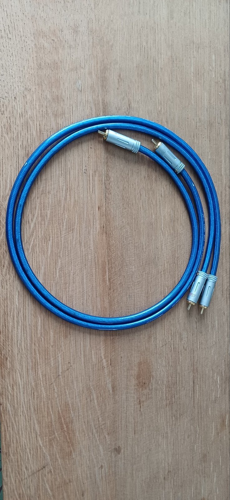 cairn XO   RCA 1m, Ophalen, Zo goed als nieuw, Minder dan 2 meter