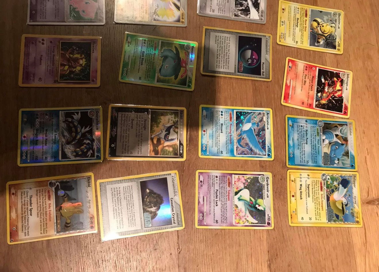 Gezocht: pokemon kaarten!, Hobby en Vrije tijd, Verzamelkaartspellen | Pokémon, Ophalen of Verzenden, Zo goed als nieuw