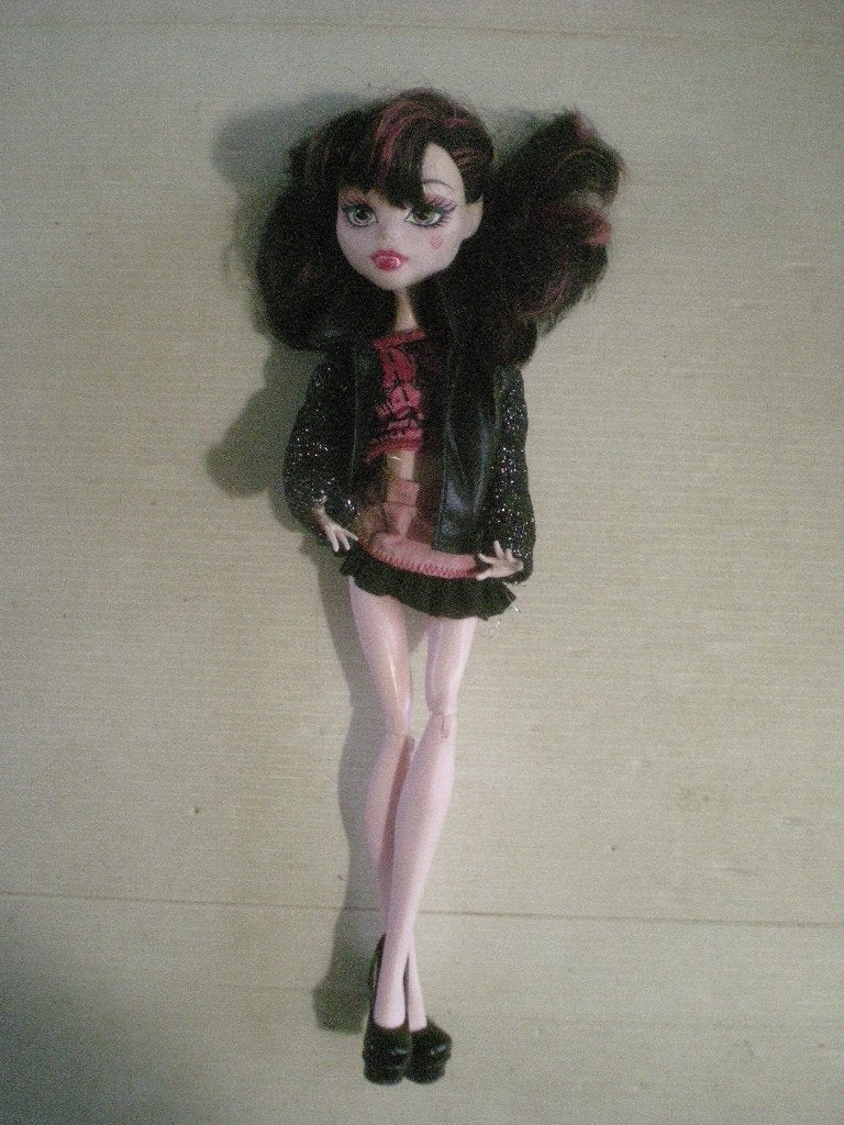 monster high, 7 euro 't stuk, Kinderen en Baby's, Speelgoed | Poppen, Ophalen of Verzenden, Zo goed als nieuw