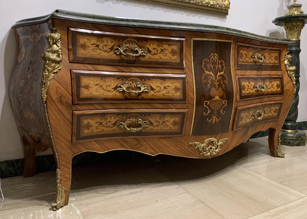 Paar ingelegde houten dressoirs, Ophalen