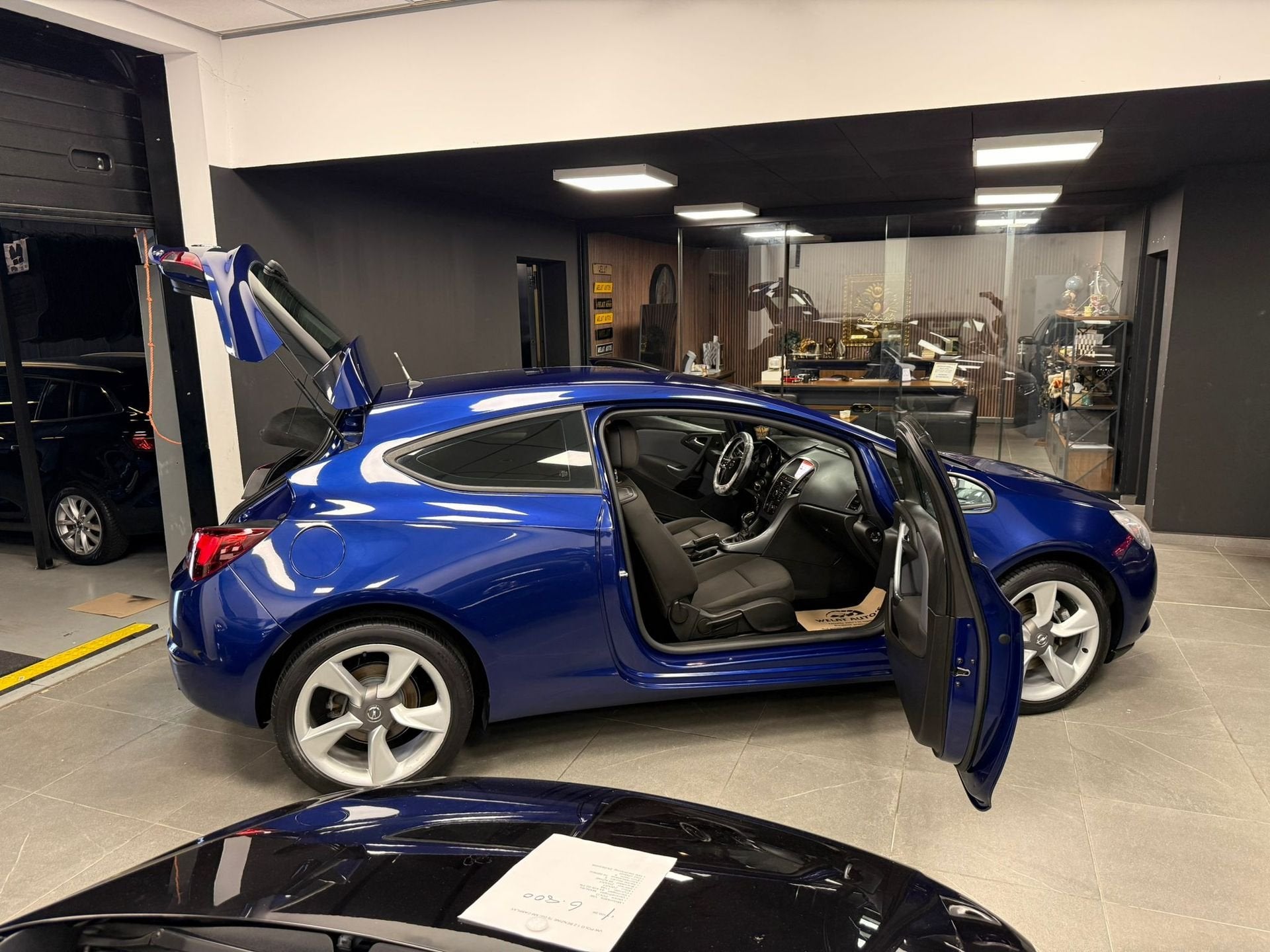 OPEL ASTRA GTC 2014 TURBO BENZINE, Auto's, Voorwielaandrijving, Euro 5, https://public.car-pass.be/vhr/af5e9048-10f5-4d62-9220-8c0c7cc43679