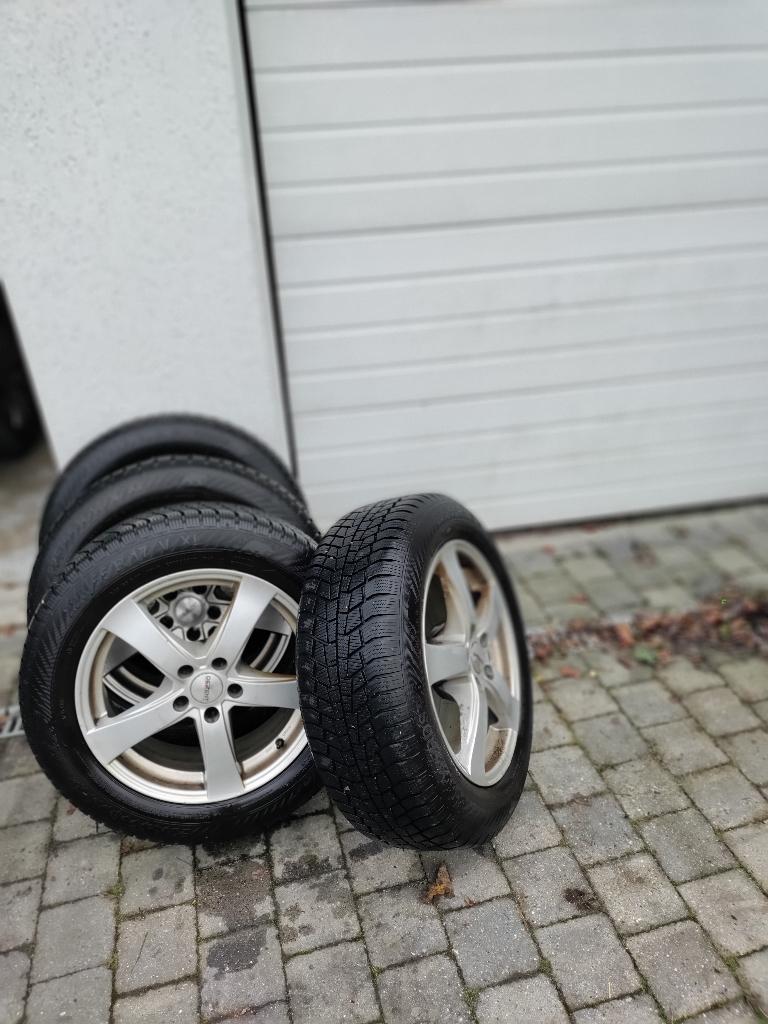 4 roues 225/55/R17 , montées ( ou pas), Pneus et Jantes, Pneus hiver, Véhicule de tourisme, 17 pouces