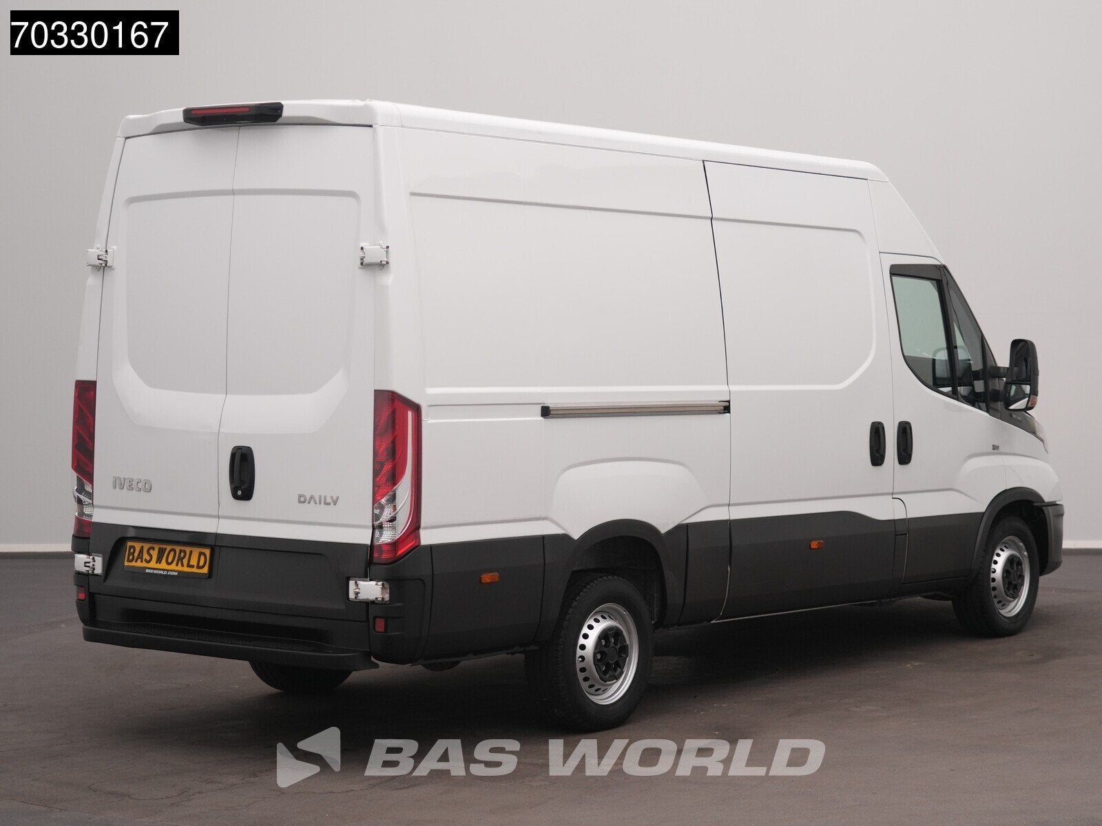 Iveco Daily 35S14 L2H2 Airco Cruise Camera Groot scherm 3520, Autos, Achat, Euro 6, Entreprise, Boîte manuelle