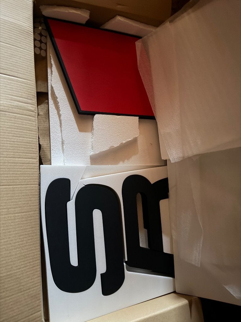 Audi rs logo voor tegen de muur, Ophalen