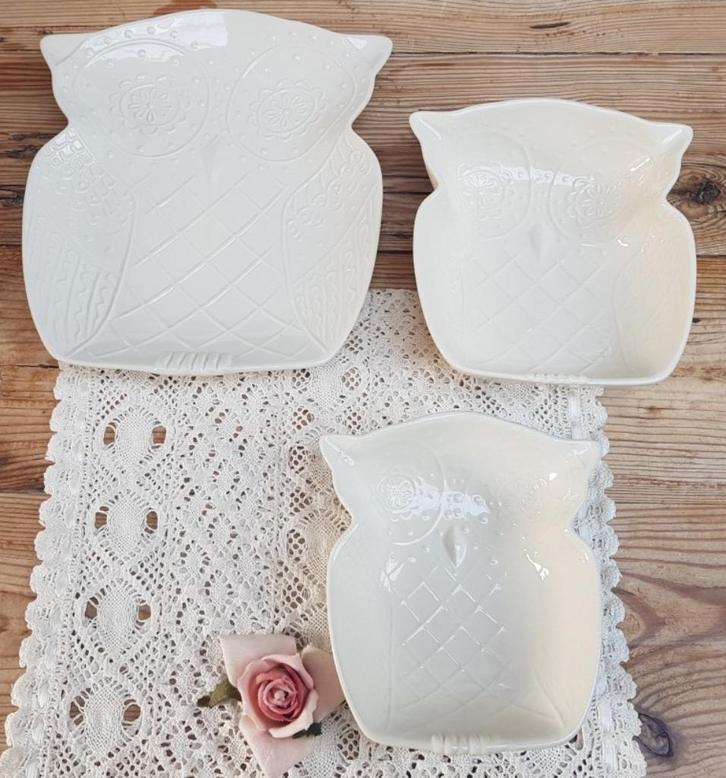 Set creme aardewerk uilen schalen, Vroom & Dreesman, V&D, Huis en Inrichting, Keuken | Servies, -, -, Ophalen of Verzenden, Effen