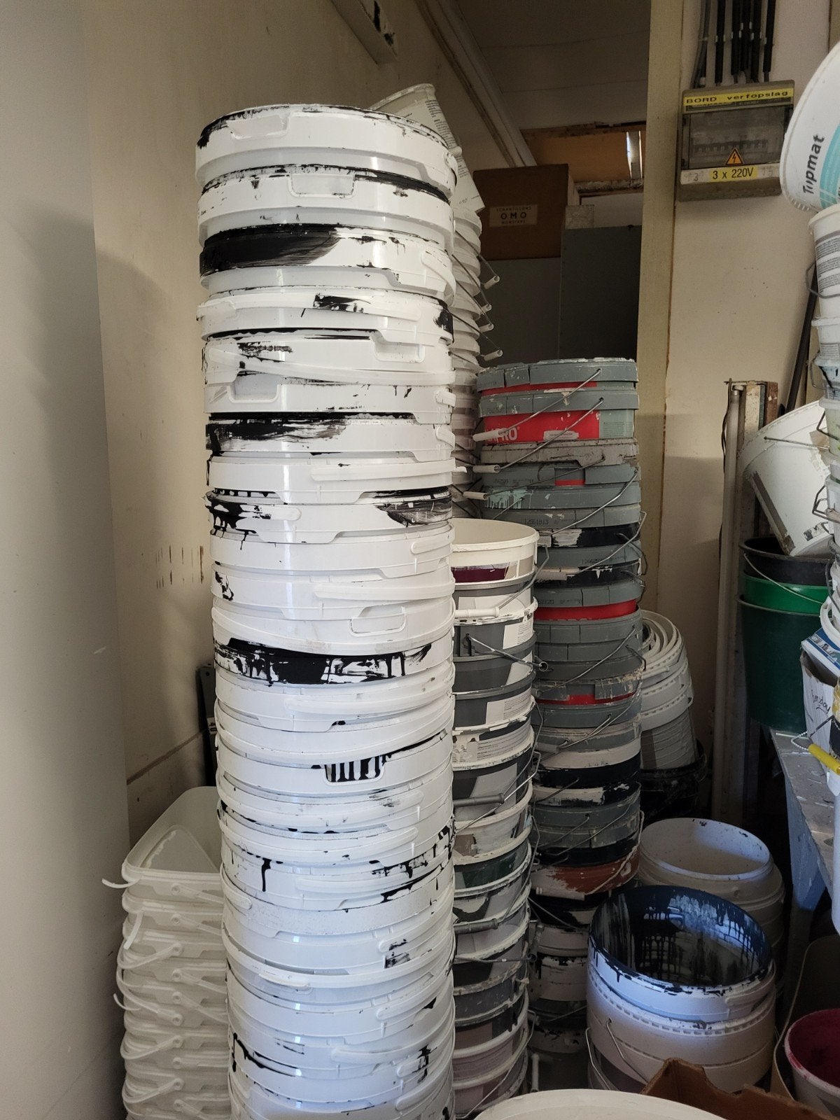GRATIS lege verfemmers (ophalen te 8870 Izegem), Huis en Inrichting, Ophalen, Gebruikt, Kunststof, Met handgreep