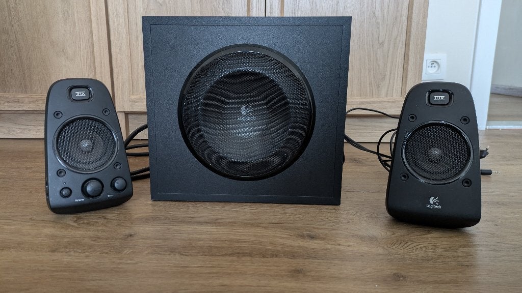 Logitech speaker system Z623, Enlèvement, Subwoofer