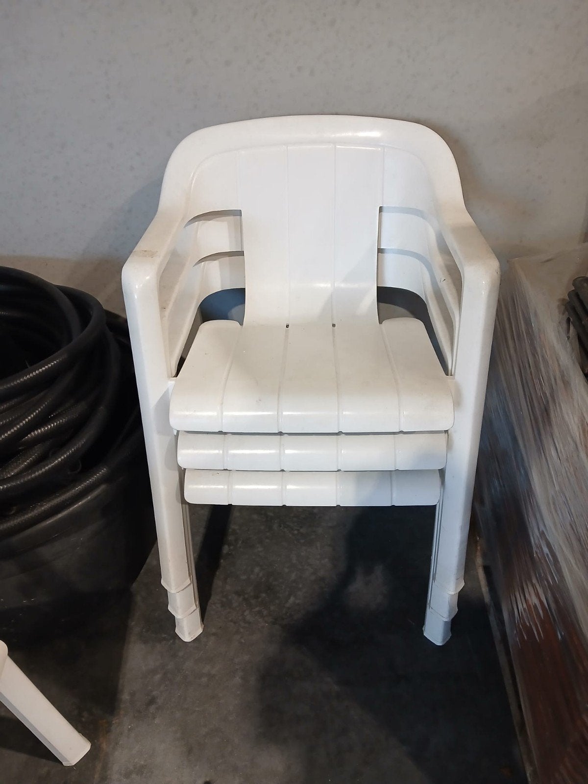4 stevige tuinstoelen, Tuin en Terras, Tuinstoelen, Ophalen, Gebruikt, Plastic, Stapelbaar