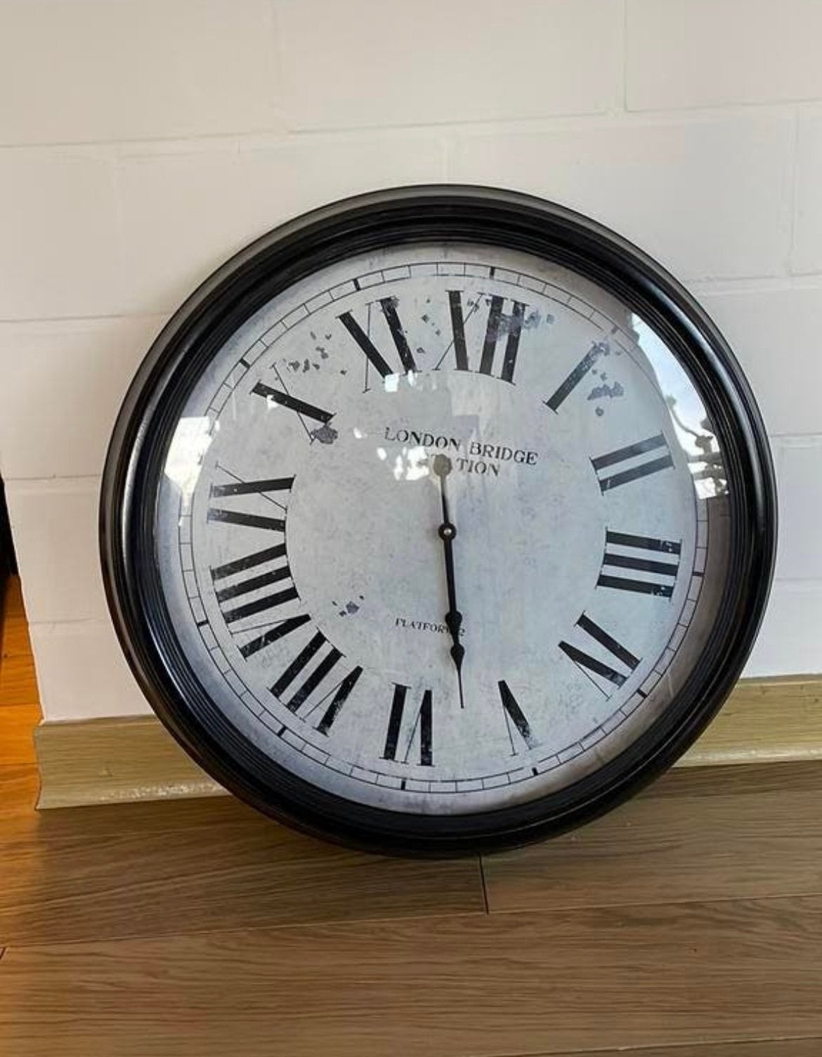 Wandklok - dringend weg wegens verhuis, Huis en Inrichting, Ophalen, Zo goed als nieuw, Wandklok