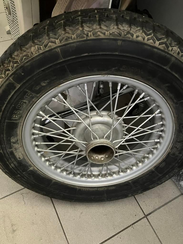 Spaakwielen 15”en Banden in zeer goede staat., Auto-onderdelen, 14 inch, Gebruikt, Banden en Velgen, All Season