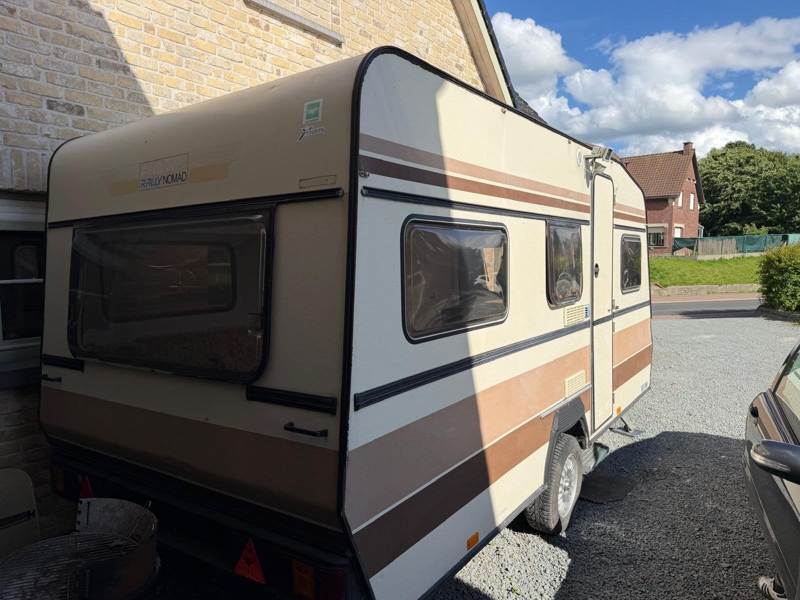 Retro caravan om verder op te knappen, Caravans en Kamperen, Vast bed, Rondzit, Particulier, Douche