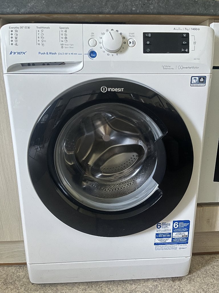 Indesit Innex wasmachine, 7 kg, Gent centrum, Ophalen, Zo goed als nieuw, Voorlader, 1200 tot 1600 toeren