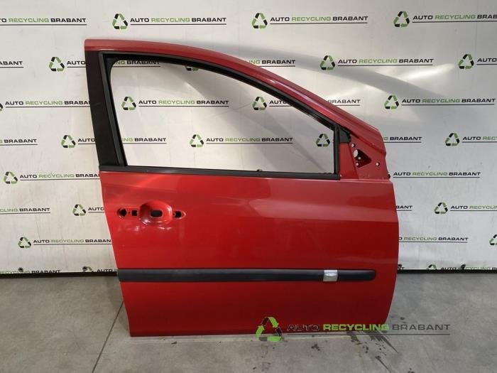 Portière 4portes avant droite d'un Renault Clio, Autos : Pièces & Accessoires, -, 3 mois de garantie, Utilisé, Porte