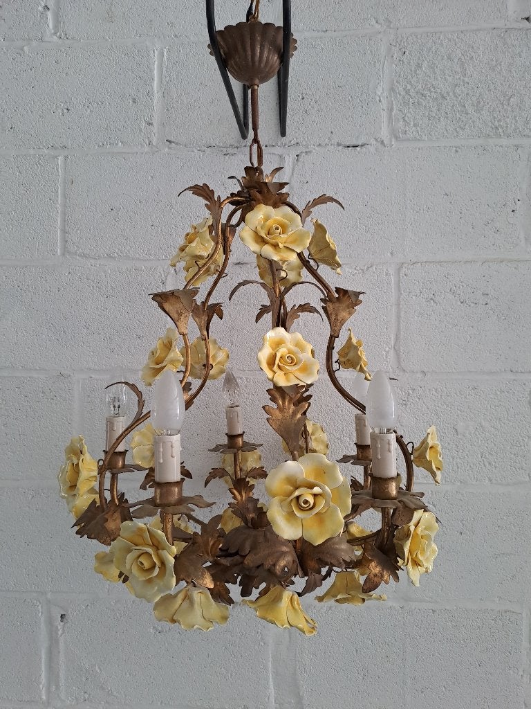 Vintage florale kroonluchter met rozen, Huis en Inrichting, Lampen | Kroonluchters, Ophalen, Gebruikt, Vintage Italiaanse florentijnse stijl