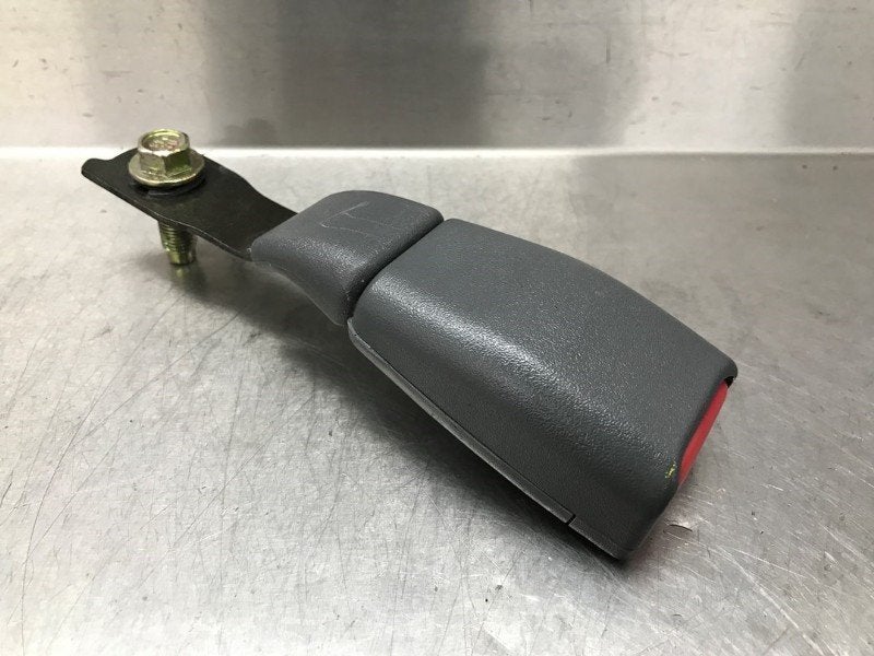 BOUCLE DE CEINTURE DE SECURITE AVANT DROIT Santa Fe I, Utilisé, Hyundai