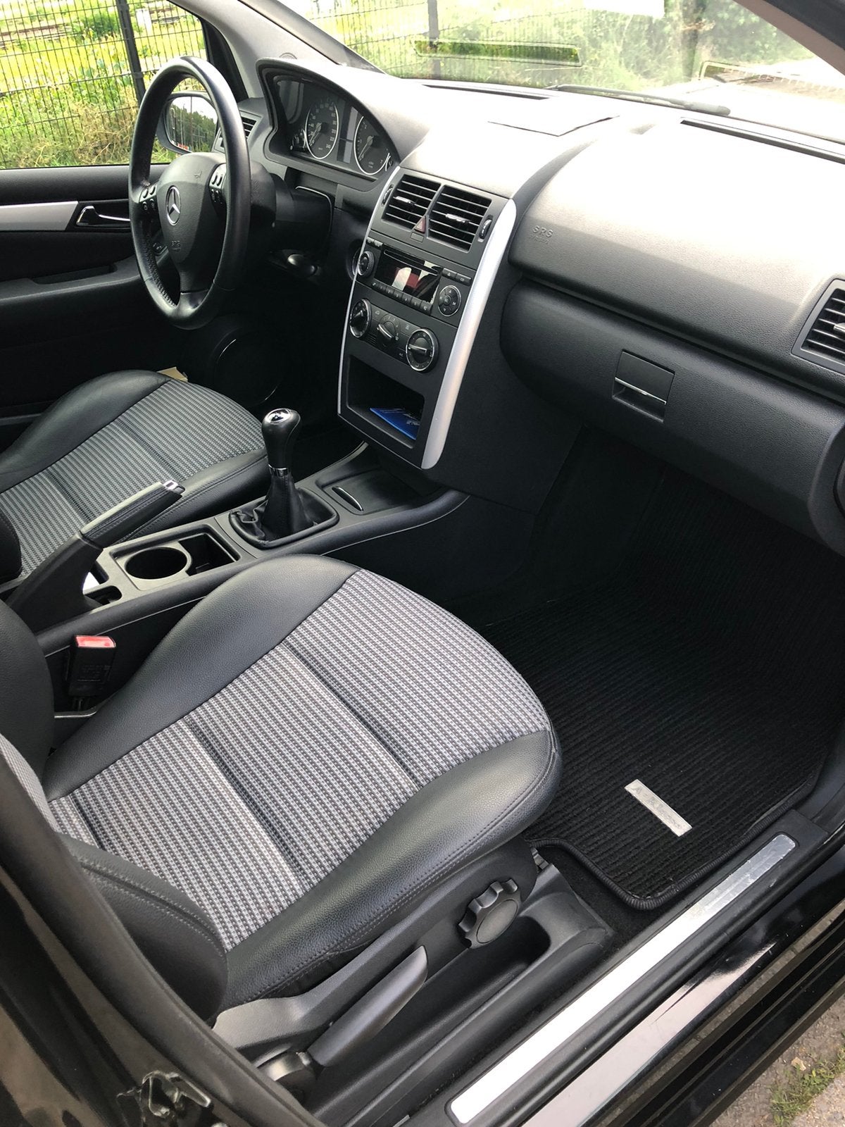 Mercedes A klasse benzine, Auto's, Voorwielaandrijving, Zwart, Leder, Handgeschakeld