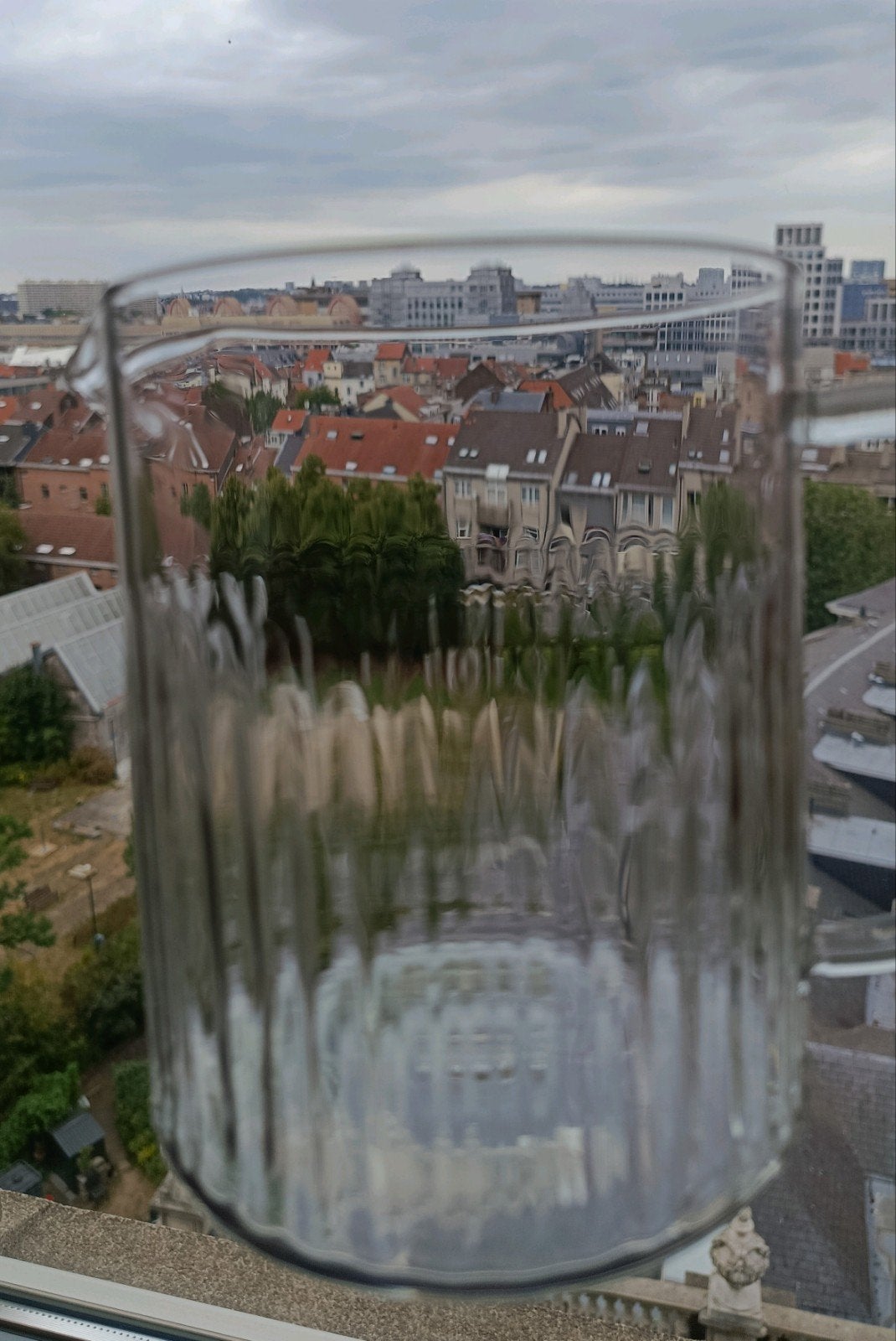 H.23.3 geribbelde fijne glazen kan