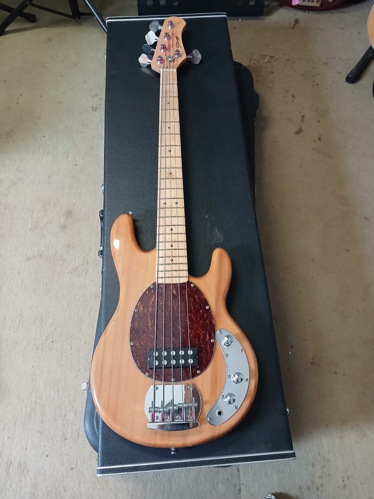 basgitaar 5 string, Musique & Instruments, Instruments à corde | Guitares | Basses, Enlèvement, Comme neuf, Électrique, 5 cordes