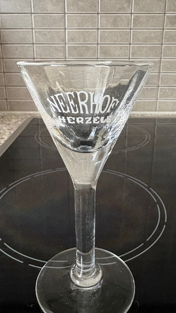 Neerhof Herzele likeurglas, Ophalen of Verzenden, Zo goed als nieuw, Glas of Glazen, Overige merken