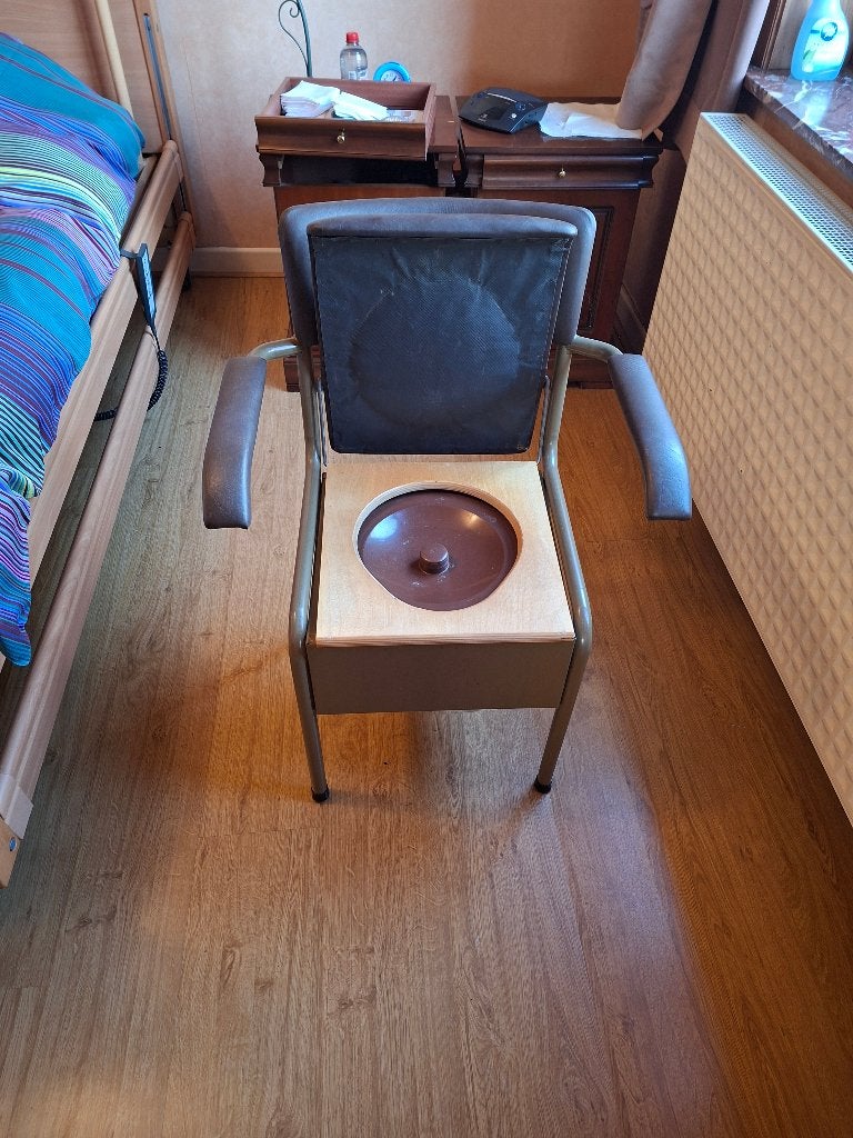 Chaise percée – bon état, Divers, Enlèvement, Utilisé