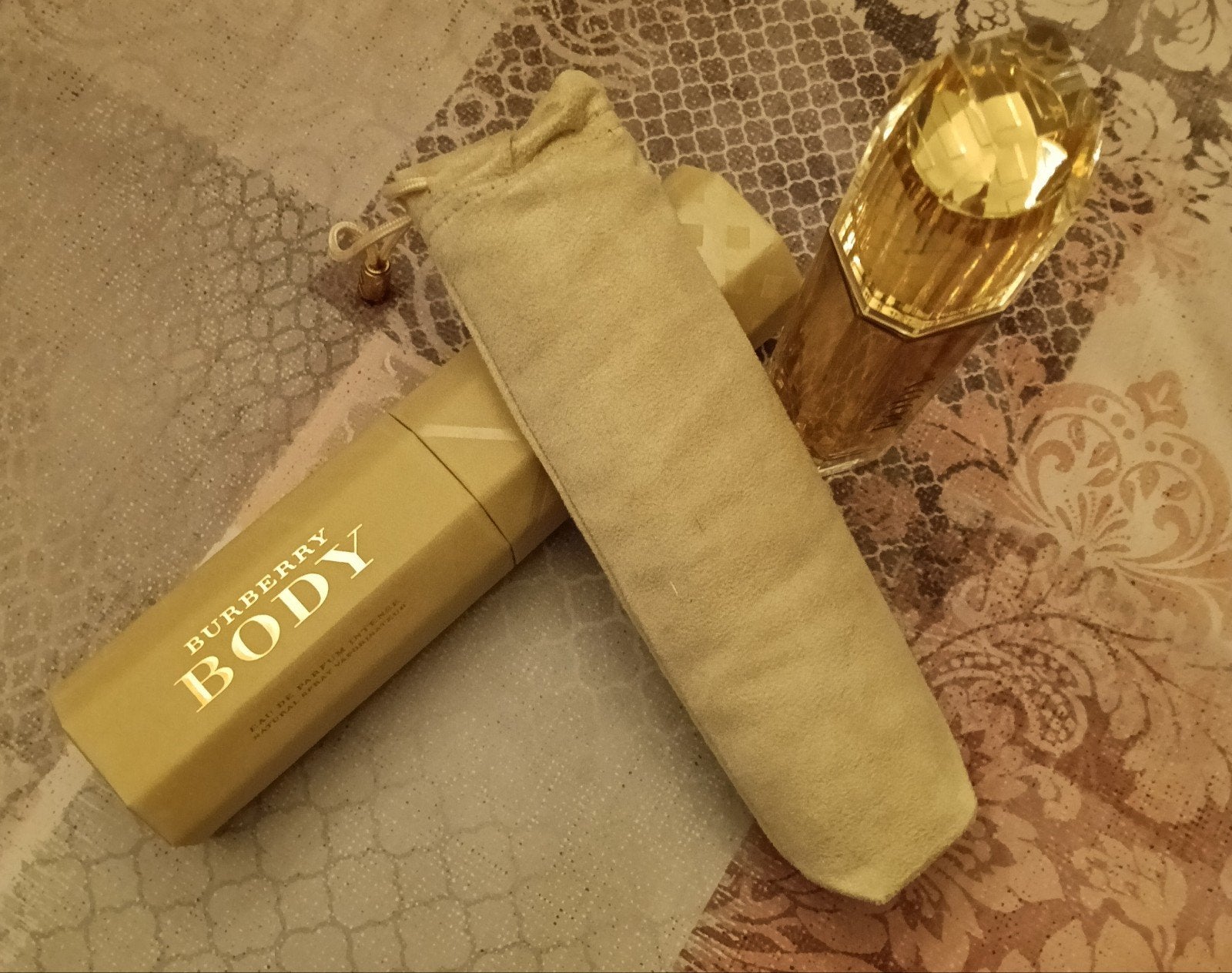 Burberry Body parfum. Maar 1 keer gebruikt., Ophalen of Verzenden, Zo goed als nieuw