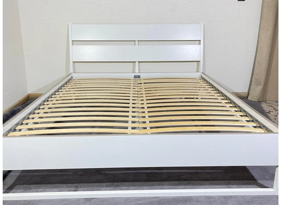 Ikea- Trysil bedframe, Huis en Inrichting, Slaapkamer | Bedden, Ophalen, Zo goed als nieuw, 160 cm