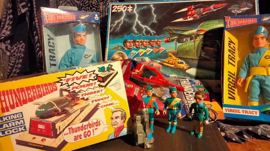 Thunderbirds Alarm Clock + 7 Figurines+1 Raket Th. 3+ Puzzel, Ophalen of Verzenden, Zo goed als nieuw
