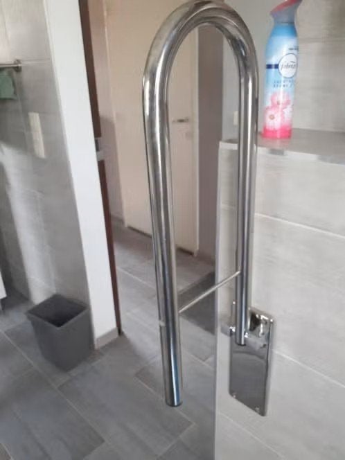 Poignée murale pliante pour salle de bain, Enlèvement, Comme neuf