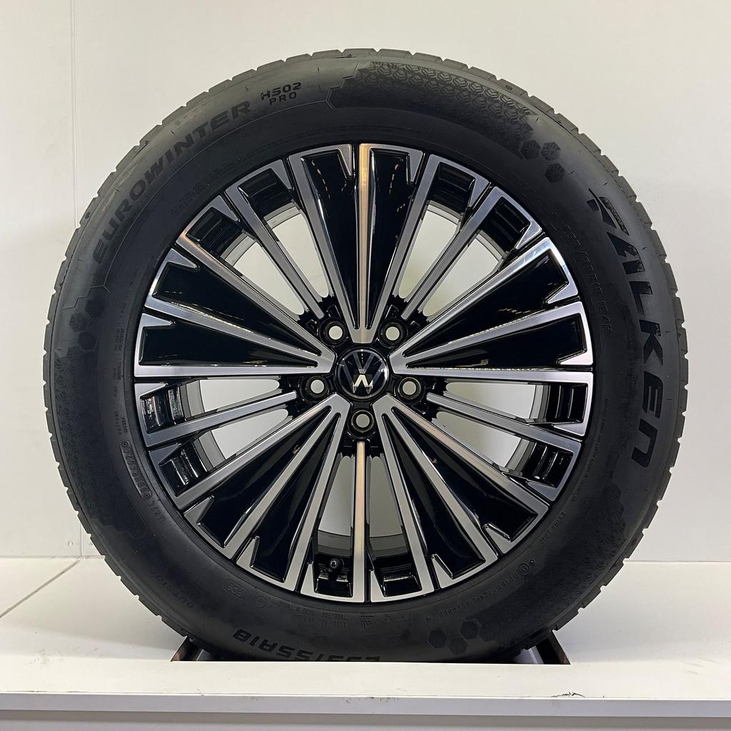 VOLKSWAGEN TIGUAN TAYRON VELGEN SET WINTERBANDEN 18 INCH, Auto-onderdelen, Banden en Velgen, 18 inch, Gebruikt, -, -