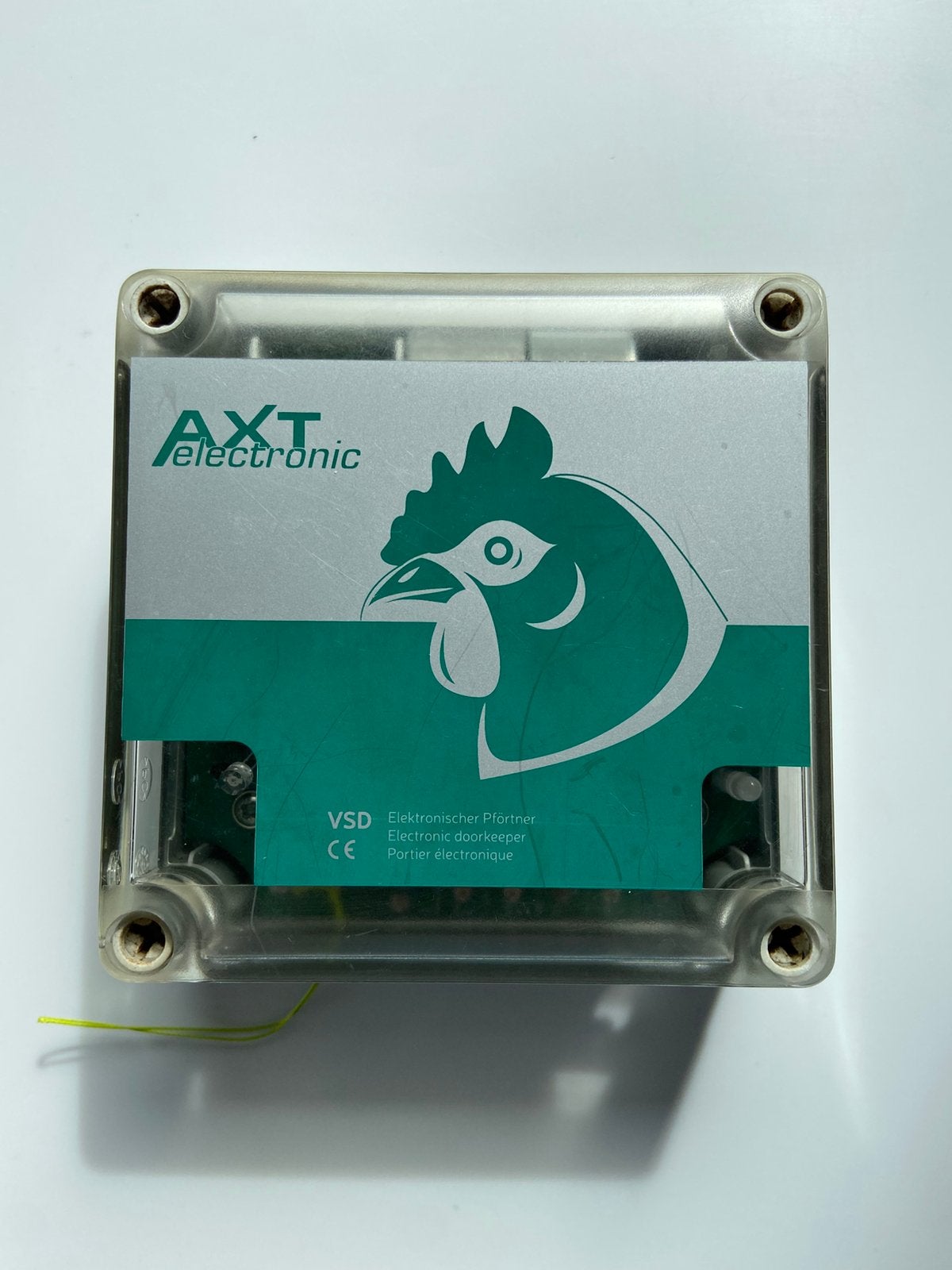 Portail électronique pour poulailler, Animaux & Accessoires, Box & Pâturages