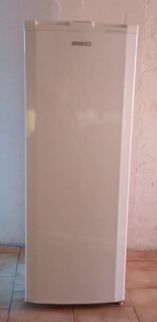 Congélateur armoire Beko FNE19400 année 2009, Elektronische apparatuur, Vriezers en Diepvrieskisten, Tussenbouw, Minder dan 60 cm