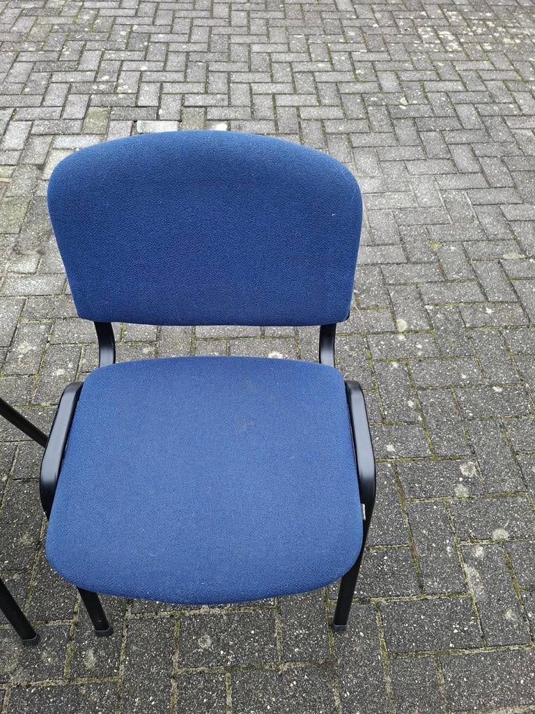 Blauw stapelbare stoelen 4 stuks 40e, Huis en Inrichting, Stoelen, Ophalen