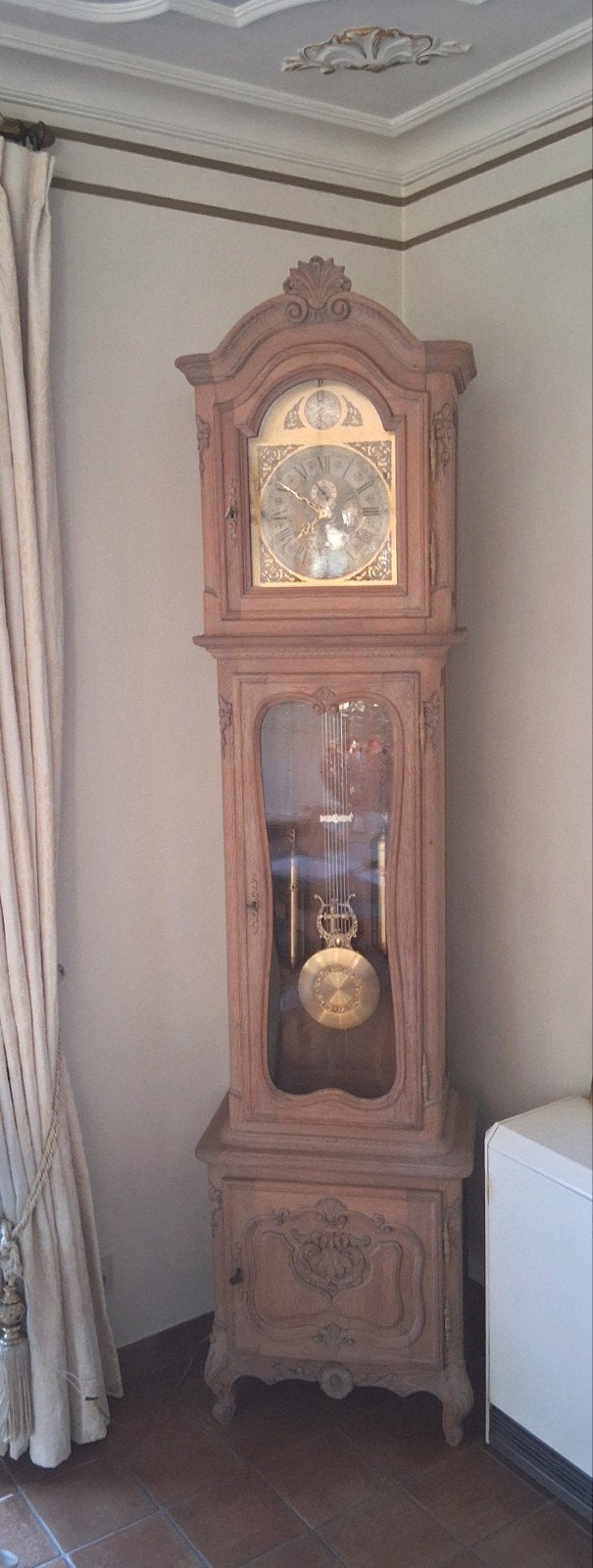 horloge sur pied, chaises en chêne.buffet sablé, Enlèvement