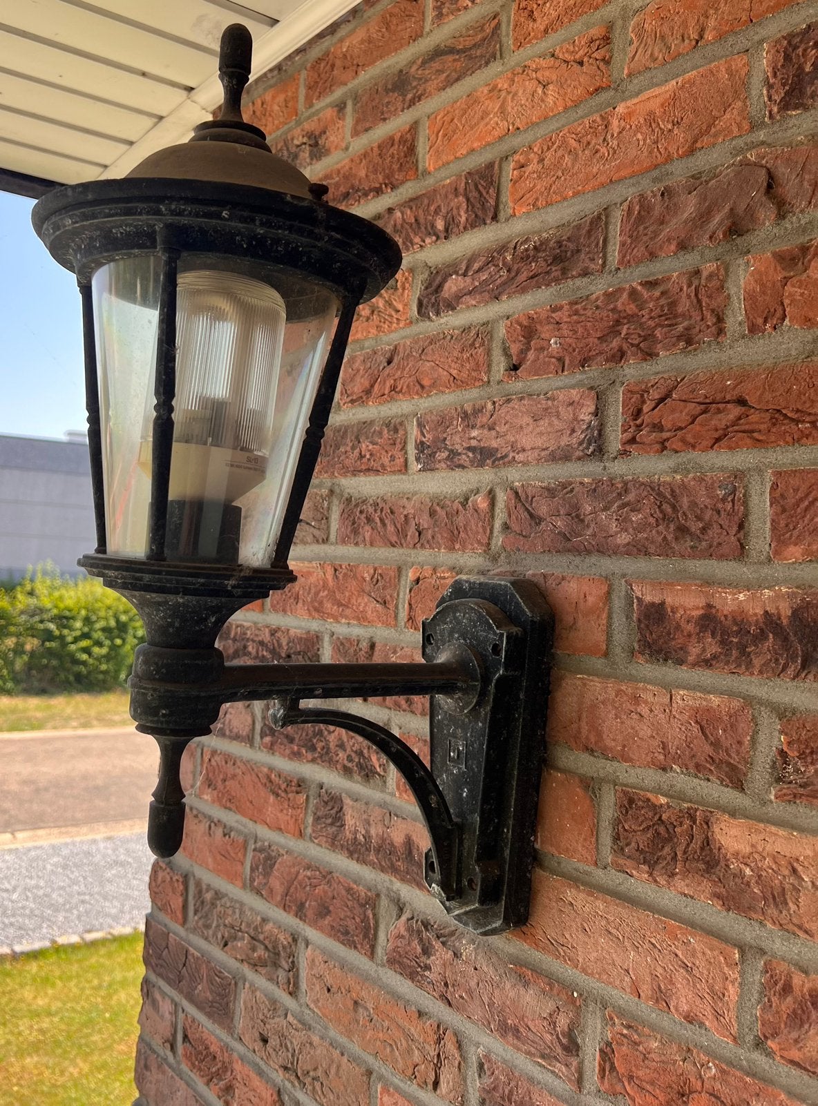 Vintage Massive buitenlamp – Klassieke wandlantaarn zwart, Ophalen, Zo goed als nieuw, Aluminium