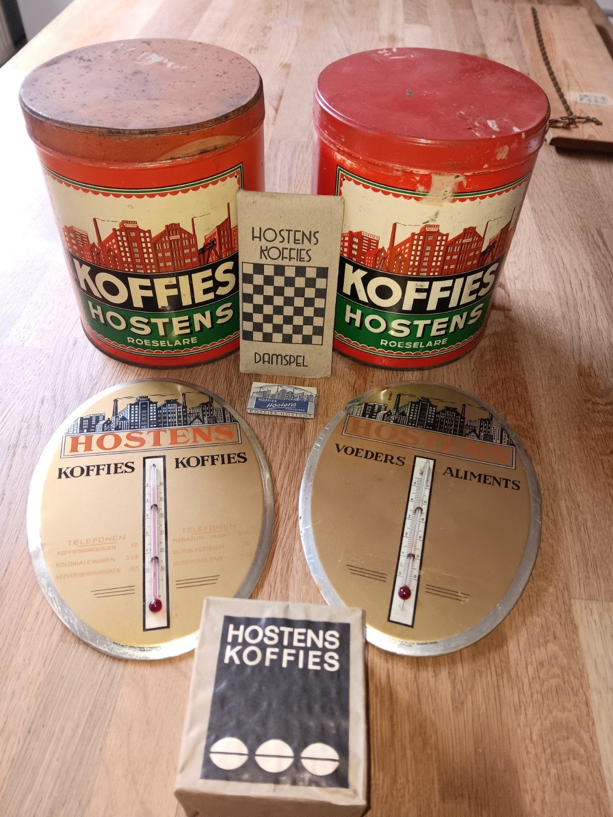 Hostens koffie, Ophalen