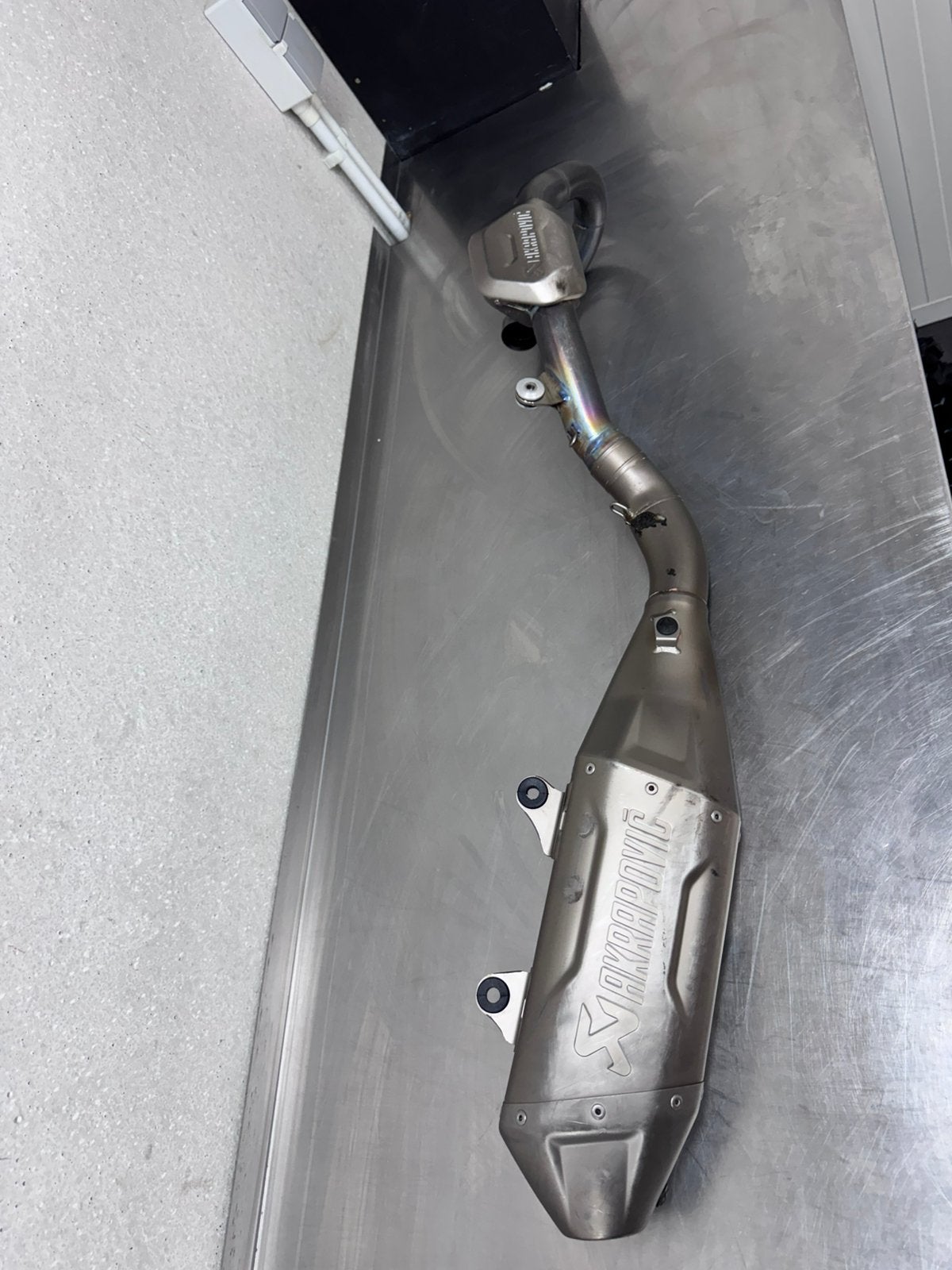 Akrapovic Full Titanuim Exhaust, Ophalen
