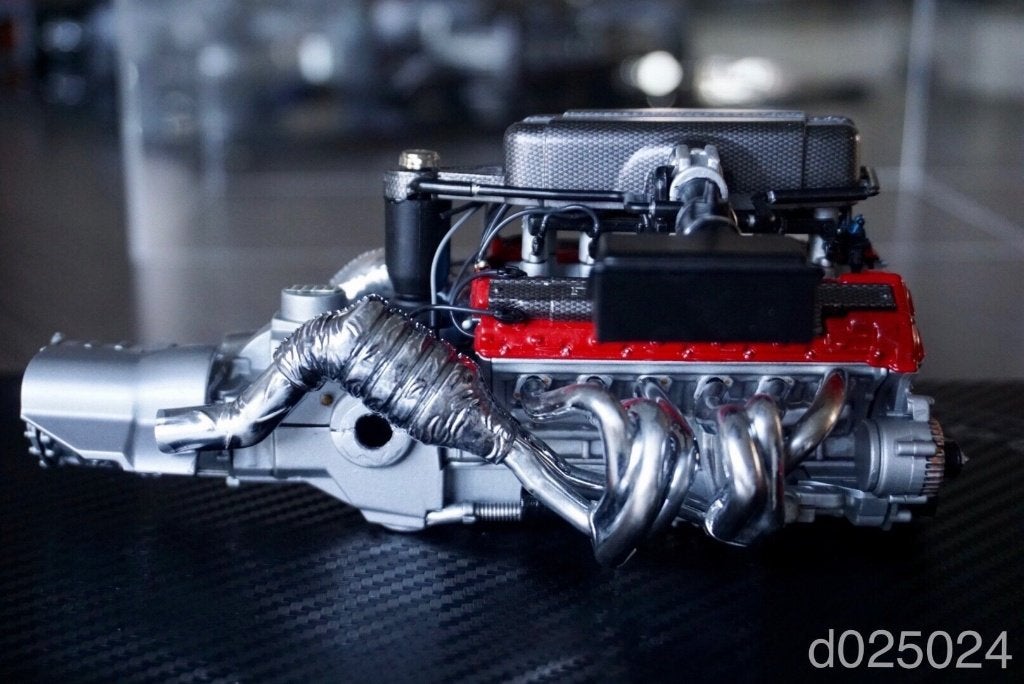 Enzo Ferrari V12 Engine - Ferrari, Ophalen, Object, Kunststof