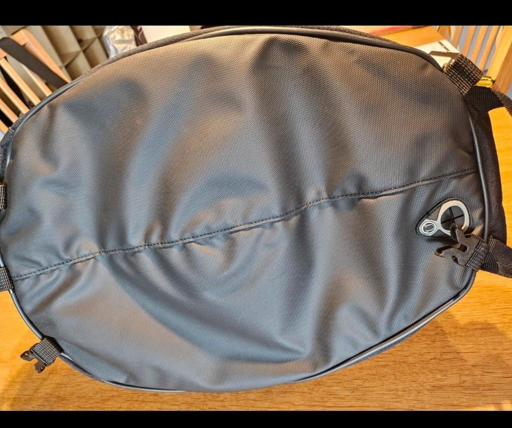 Sacoche de réservoir neuve !!, Motoren, Accessoires | Koffers en Tassen