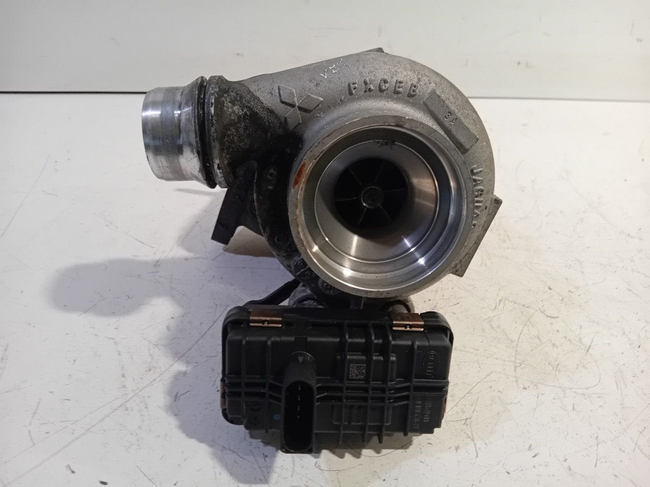 Turbo Jaguar XE, Auto-onderdelen, Onderdelen@venauto.nl, Van der Ven Autorecycling B.V., Gebruikt, Ettenseweg 76, 4706 PB Roosendaal, The Netherlands