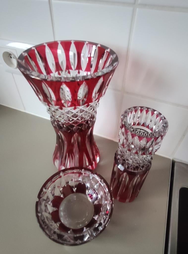 Cristal rouge Val Saint Lambert, Enlèvement