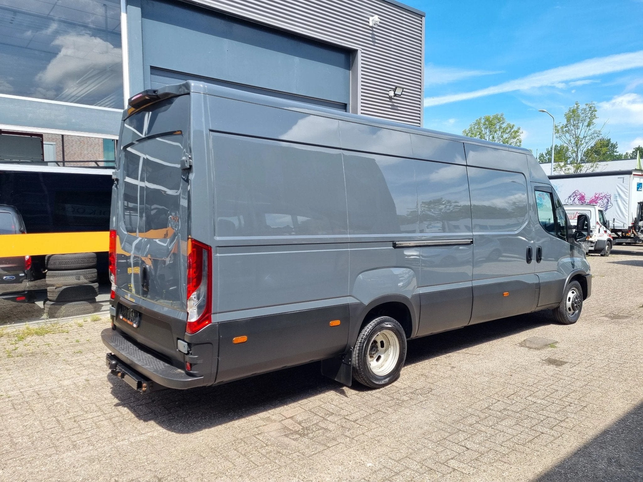 Iveco Daily 35C18 3.0D 180PK L4H2 Maxi N1 Hi-Matic Euro 6, Automaat, Achterwielaandrijving, Gebruikt, Euro 6
