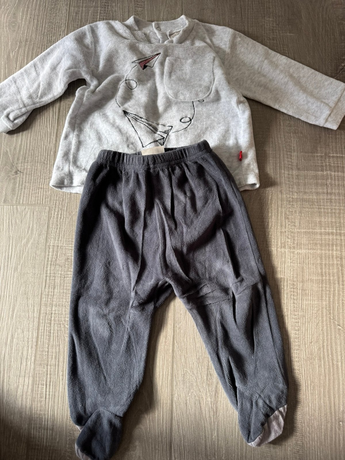 Tweedelige pyama met voetjes Picco Mini, Ophalen of Verzenden, Gebruikt, Jongetje, Nacht- of Onderkleding